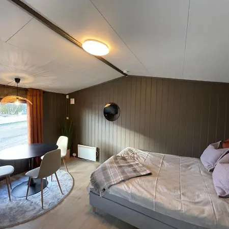 Skittenelv & Camping Ξενοδοχείο *